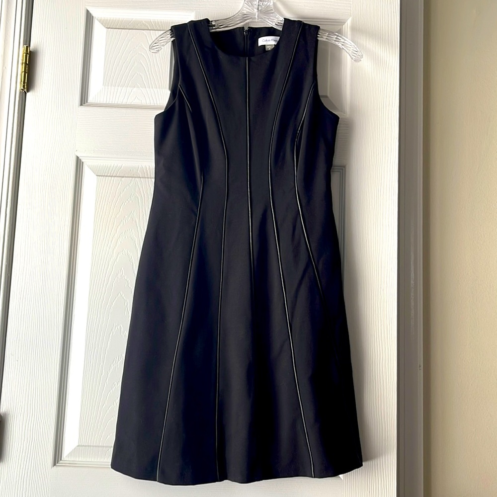 CALVIN KLEIN BLACK DRESS IN 4 PETITE